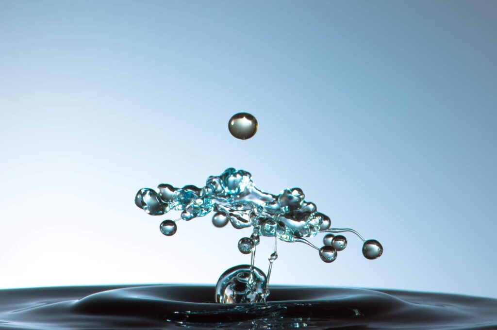 splash of liquid with high speed flash
