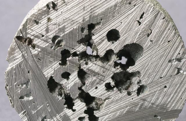 Pores and voids in metal castings
